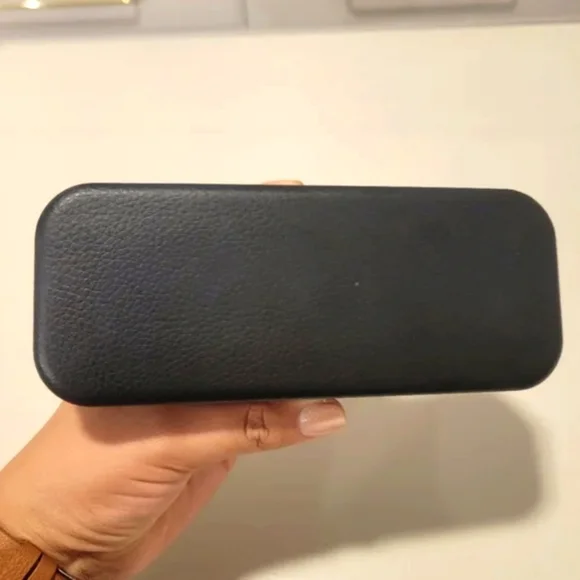 Alexander McQueen **Empty** Sunglasses Case. - Picture 4 of 8